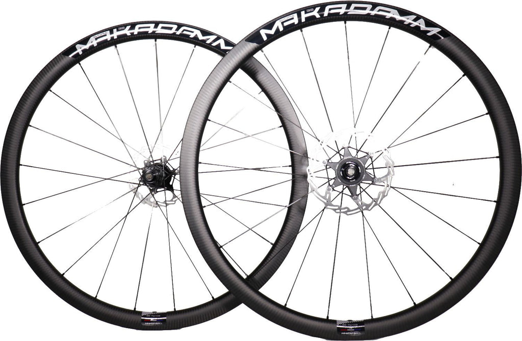 Paire de roues carbone route – MaKadamm evora 35 disc xpremium à pneus – 1165 gr la paire – centerlock – axe 12x100 | 12x142