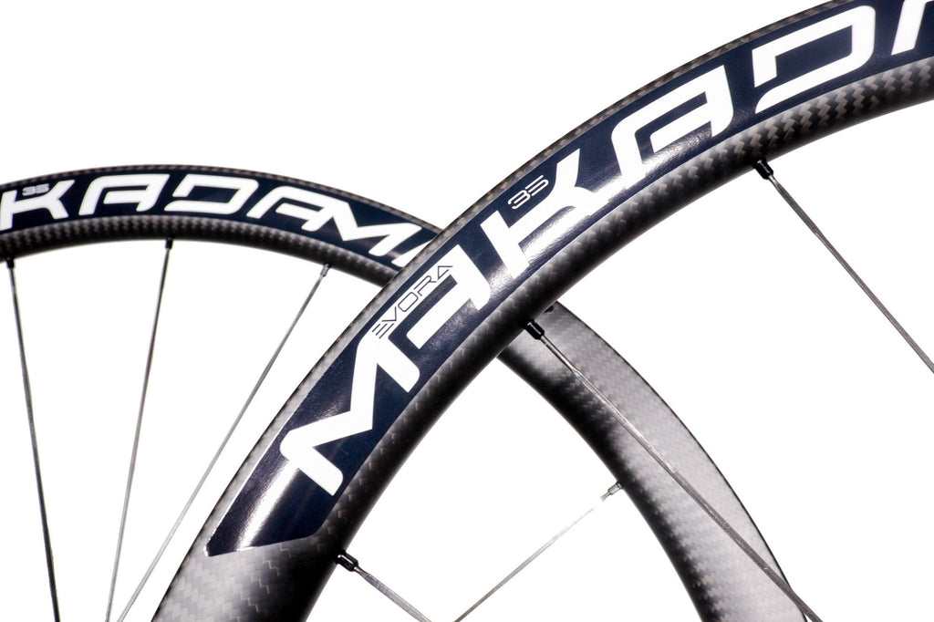 Paire de roues carbone route – MaKadamm evora 35 disc xpremium à pneus – 1165 gr la paire – centerlock – axe 12x100 | 12x142