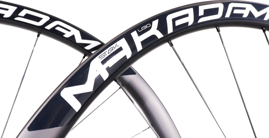 Paire de roues carbone route – MaKadamm stark u30 disc premium à pneus – 1269gr la paire – centerlock – axe 12x100 | 12x142