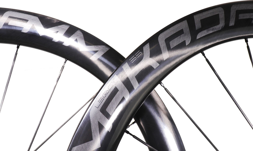 Paire de roues carbone route – MaKadamm legacy 55 disc héritage édition à pneus – 1149 gr la paire – centerlock – axe 12x100 | 12x142