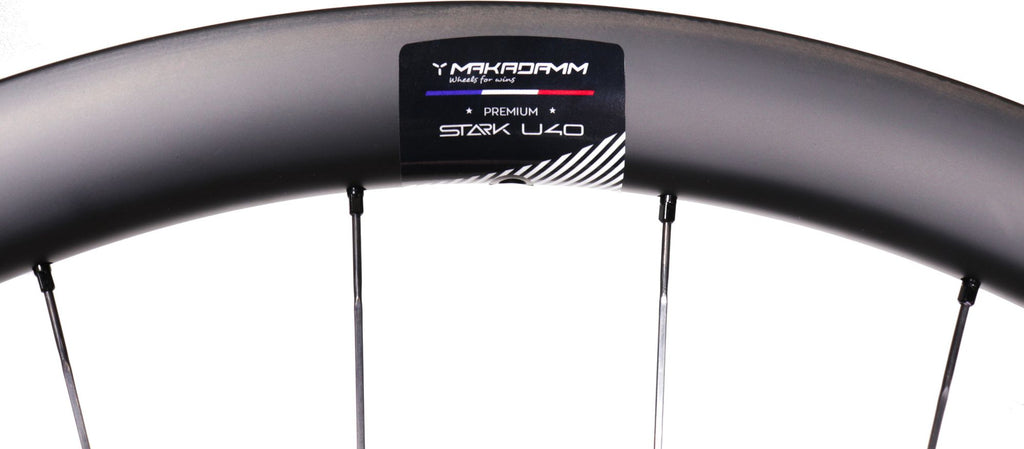 Paire de roues carbone route – MaKadamm stark u40 disc premium à pneus – 1337gr la paire – centerlock – axe 12x100 | 12x142