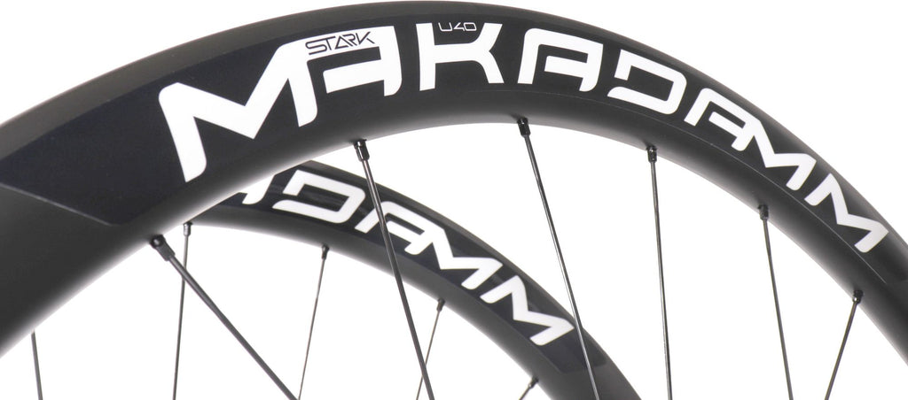 Paire de roues carbone route – MaKadamm stark u40 disc premium à pneus – 1337gr la paire – centerlock – axe 12x100 | 12x142