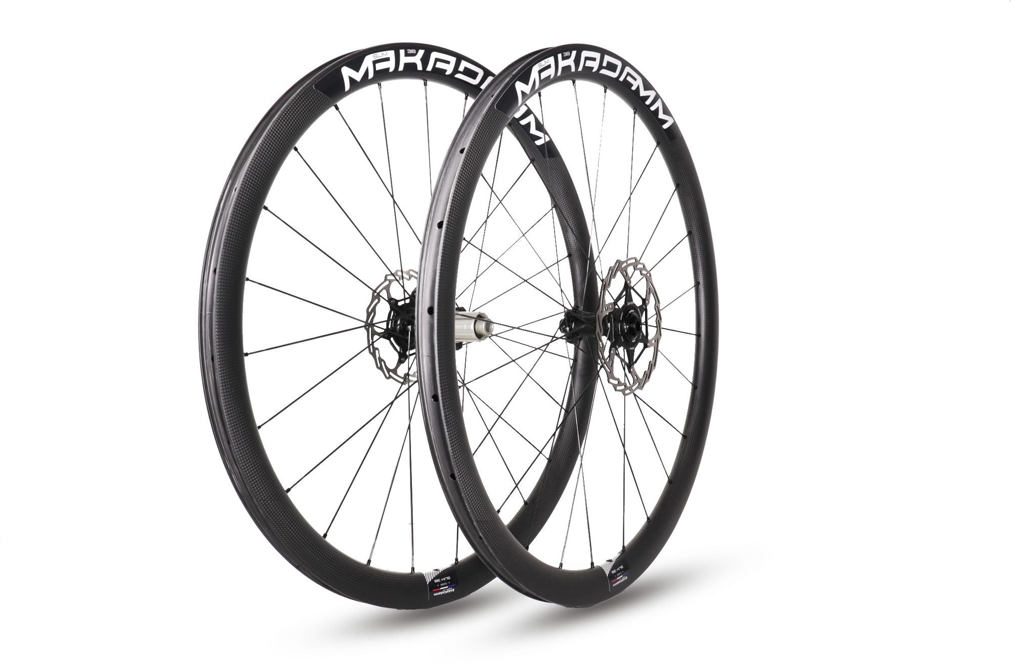 Paire de roues carbone route – MaKadamm slim 38 disc classic à pneus – 1422 gr la paire – centerlock – axe 12x100 | 12x142