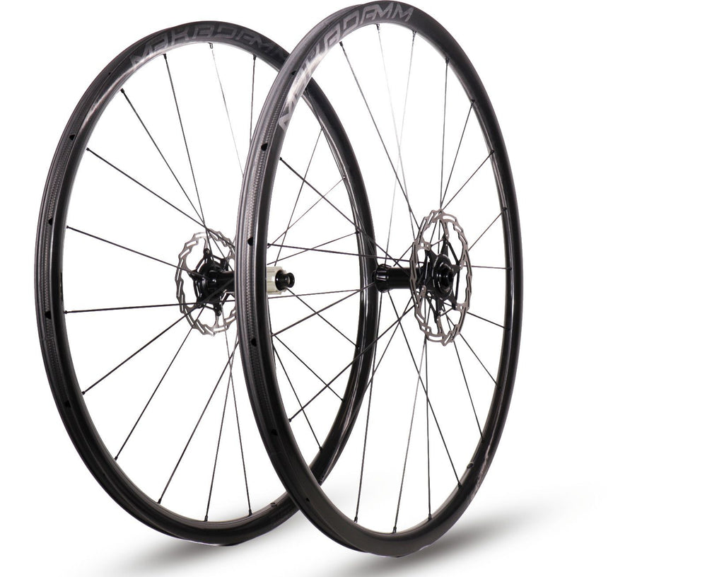 Paire de roues carbone route – MaKadamm legacy 25 disc héritage édition à pneus – 837 gr la paire – centerlock – axe 12x100 | 12x142