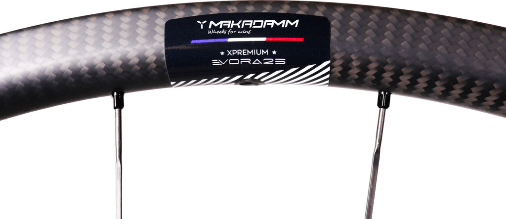 Paire de roues carbone route – MaKadamm evora 25 disc xpremium à pneus – 1130 gr la paire – centerlock – axe 12x100 | 12x142