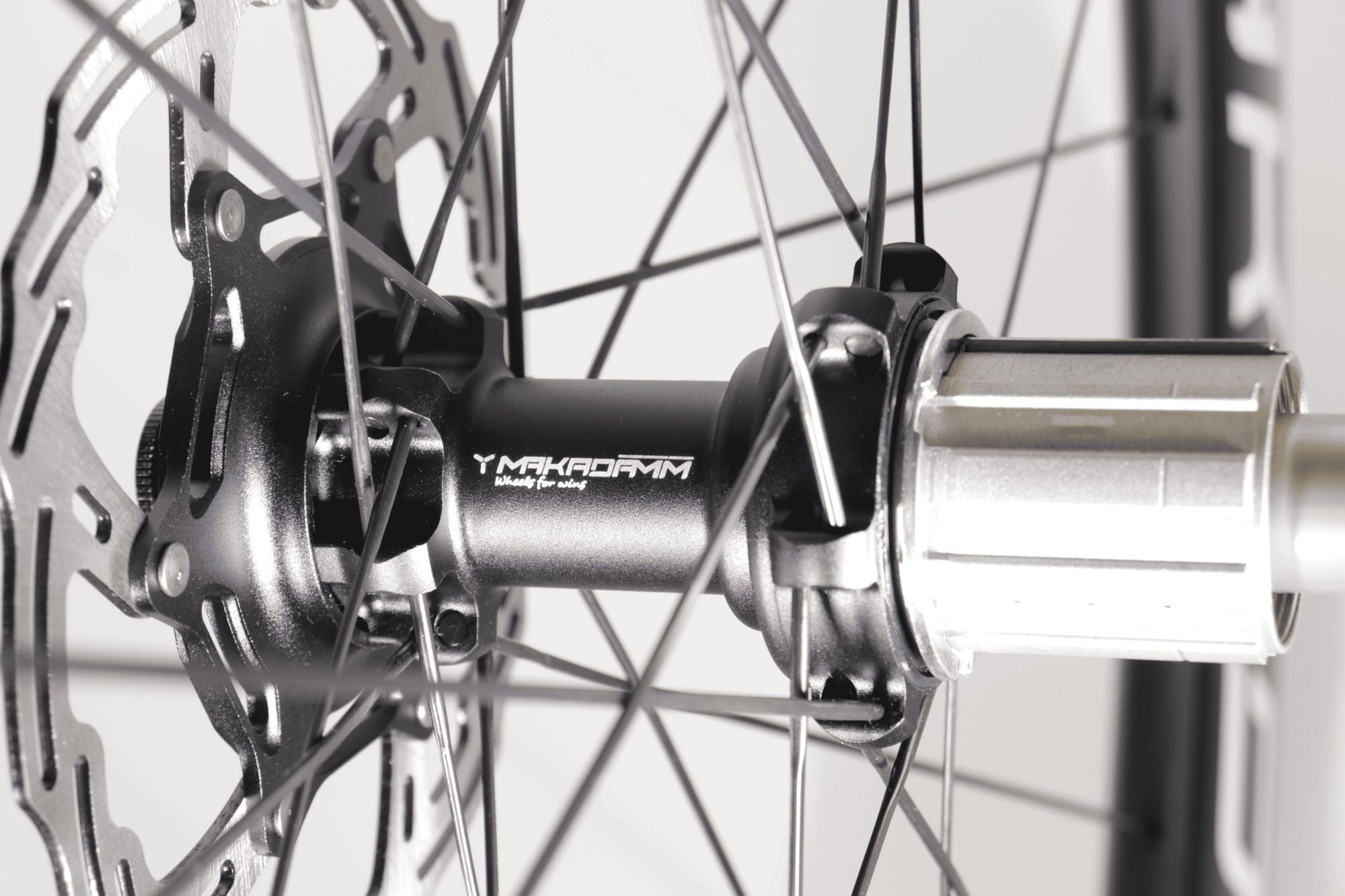 Paire de roues carbone route – MaKadamm stark u49 disc premium à pneus – 1377gr la paire – centerlock – axe 12x100 | 12x142