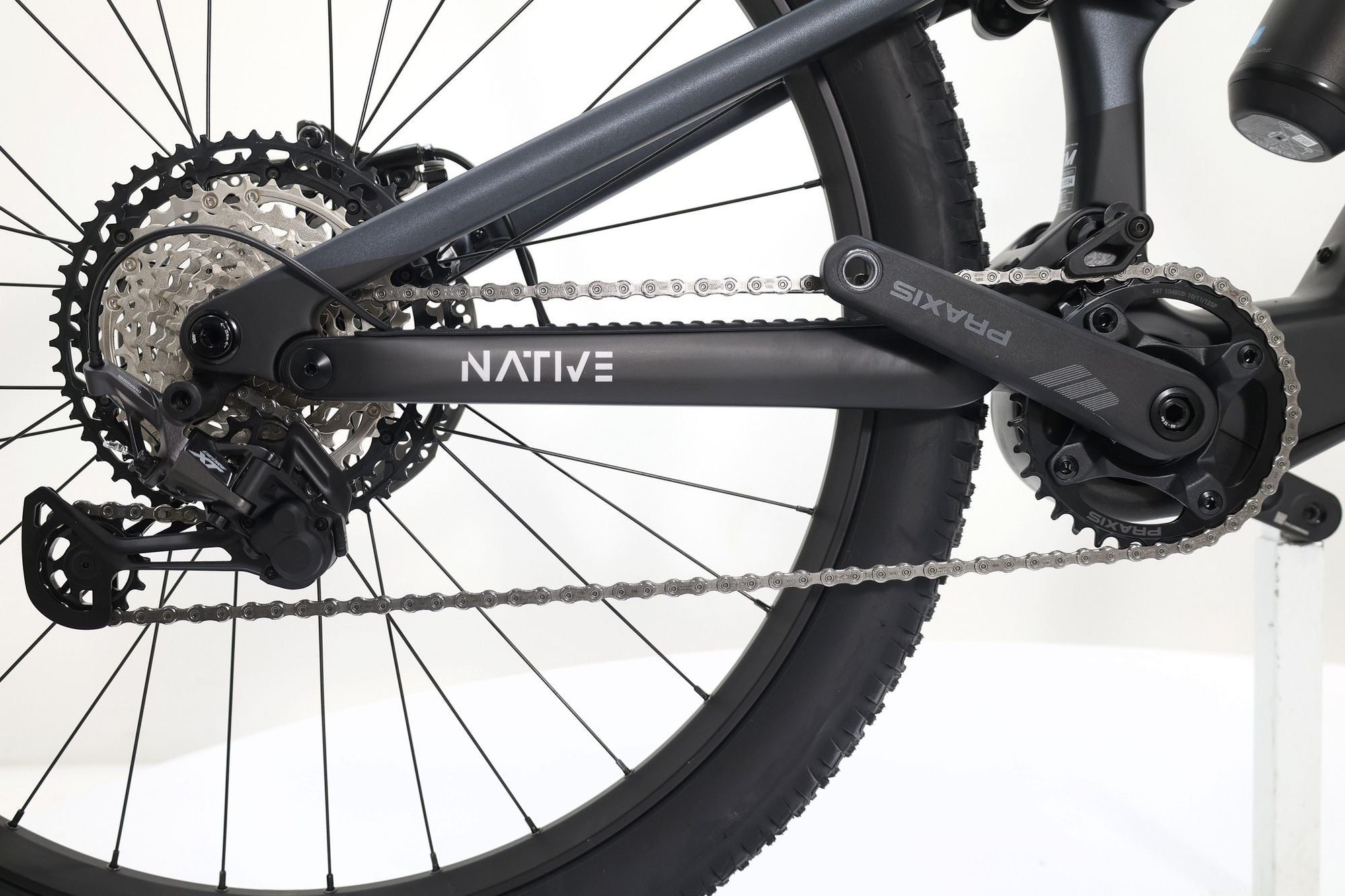 Produit Reconditionné · VTT électrique MEGAMO Native 20 Noir 2024 · Très bon état