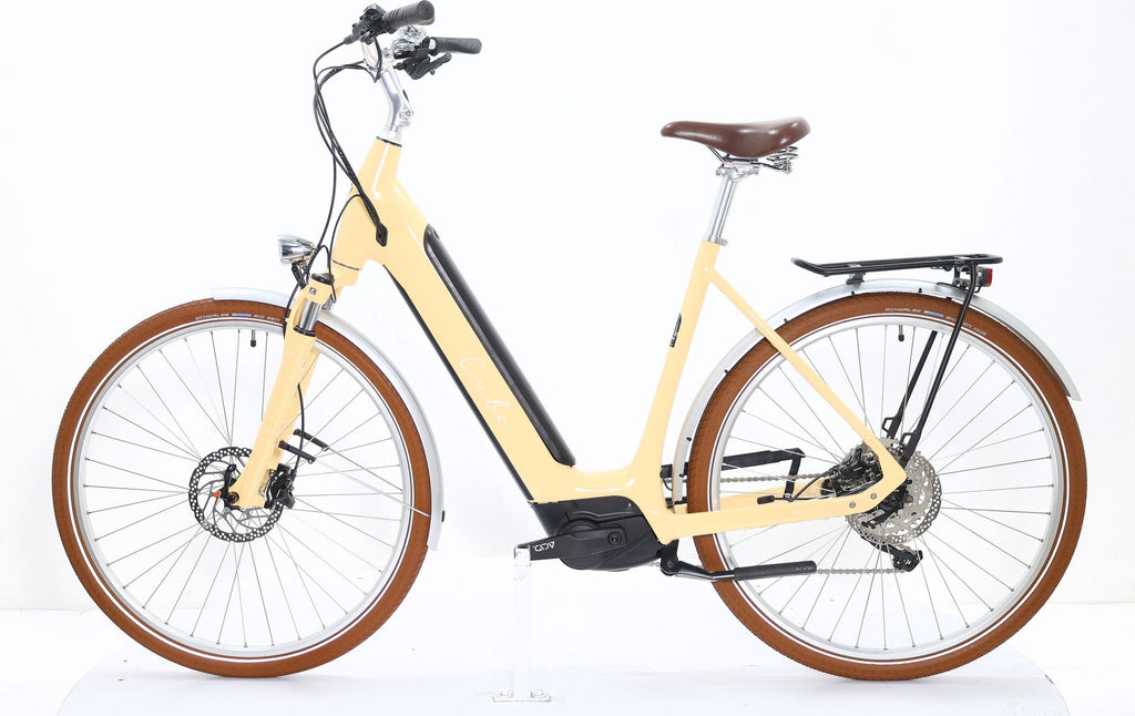 Produit Reconditionné · VTC électrique CUBE Ella Hybrid Ride 500 2024 · Bon état