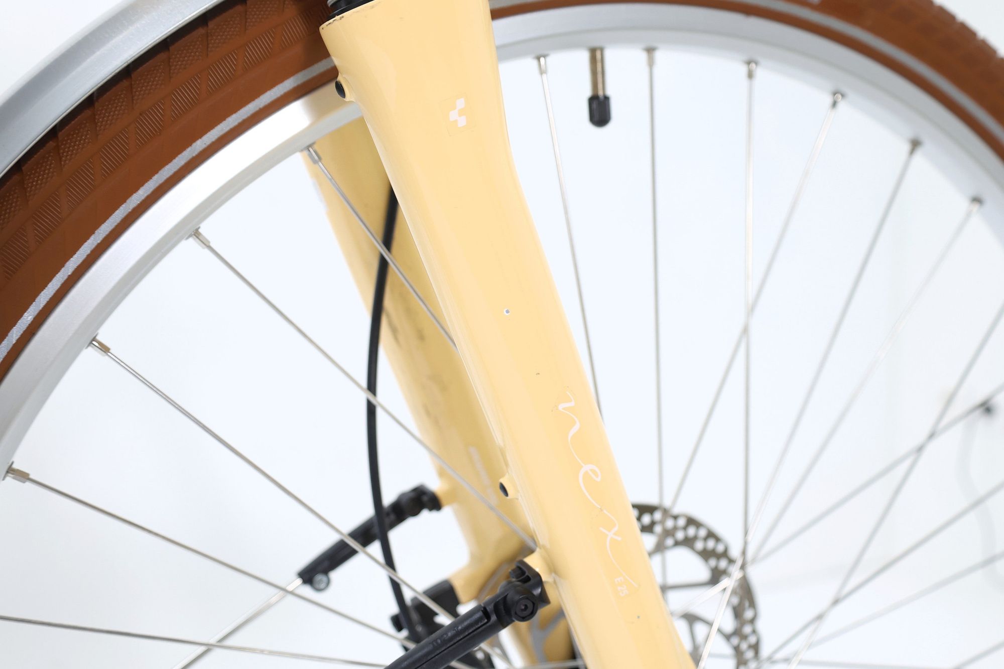 Produit Reconditionné · VTC électrique CUBE Ella Hybrid Ride 500 2024 · Bon état