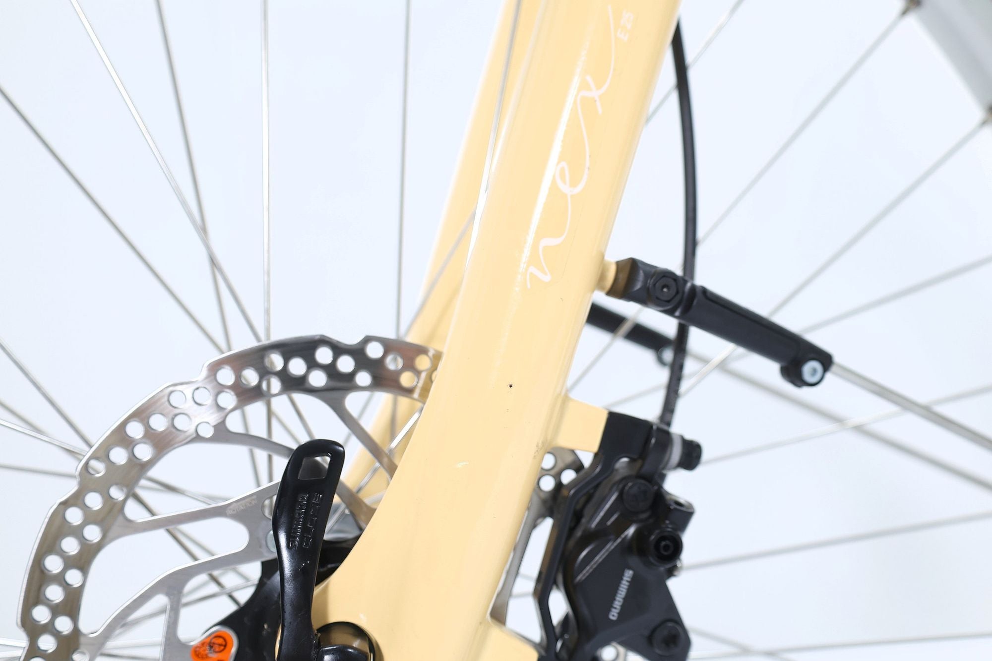 Produit Reconditionné · VTC électrique CUBE Ella Hybrid Ride 500 2024 · Bon état