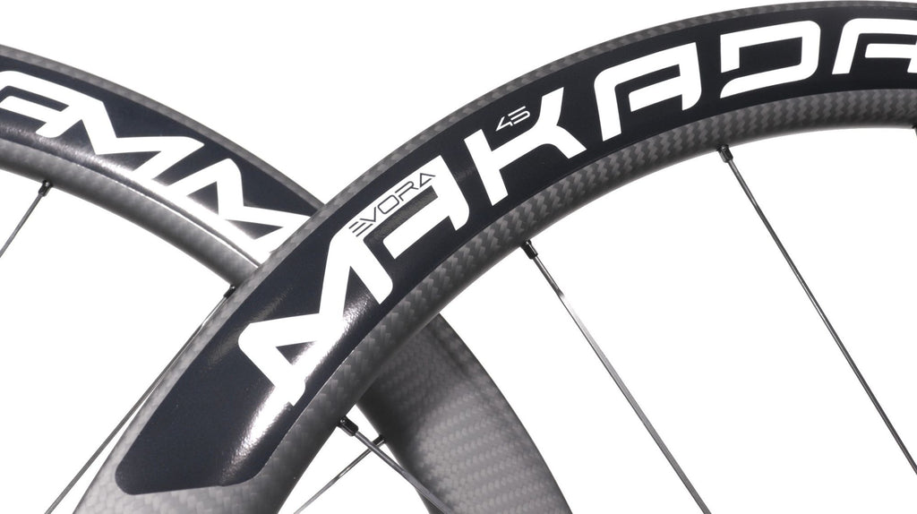 Paire de roues carbone route – MaKadamm evora 45 disc xpremium à pneus – 1265 gr la paire – centerlock – axe 12x100 | 12x142