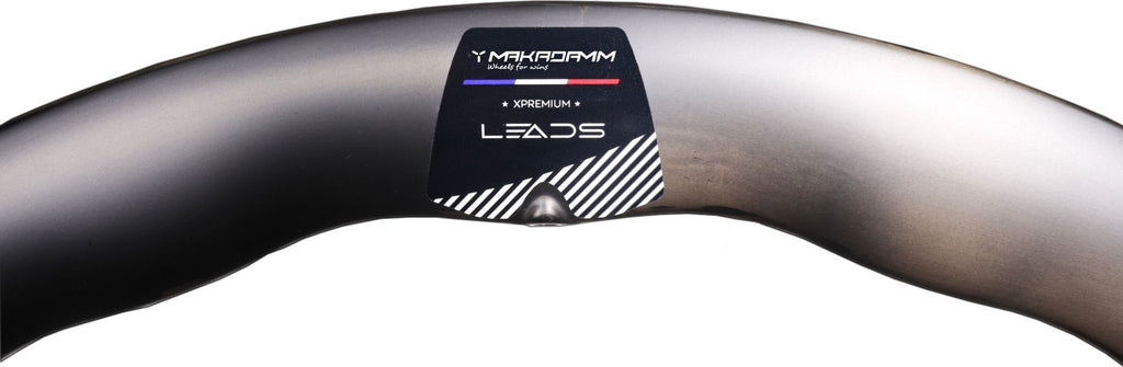 Paire de roues carbone route triathlon TT – MaKadamm leads disc xpremium à pneus – 686gr la roue – centerlock – axe 12x100