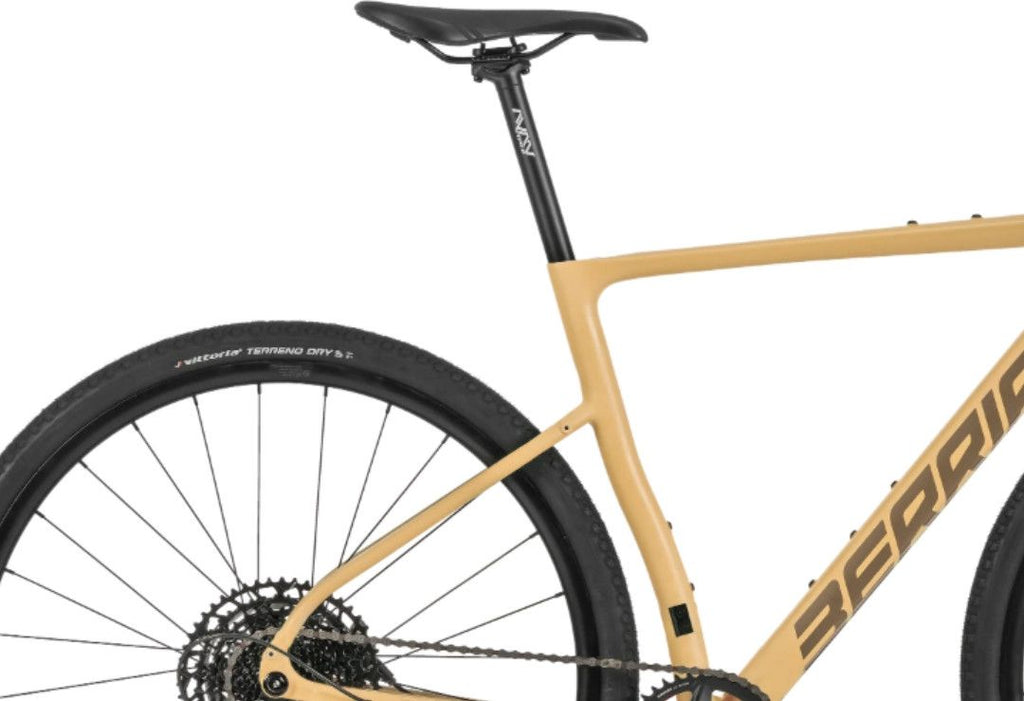 Produit reconditionne - Berria Allroad ADV Apex mullet 12v  / Très bon état