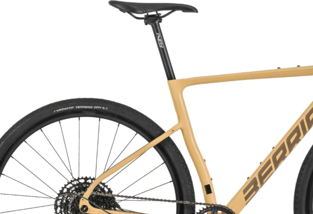 Produit reconditionne - Berria Allroad ADV Apex mullet 12v  / Très bon état