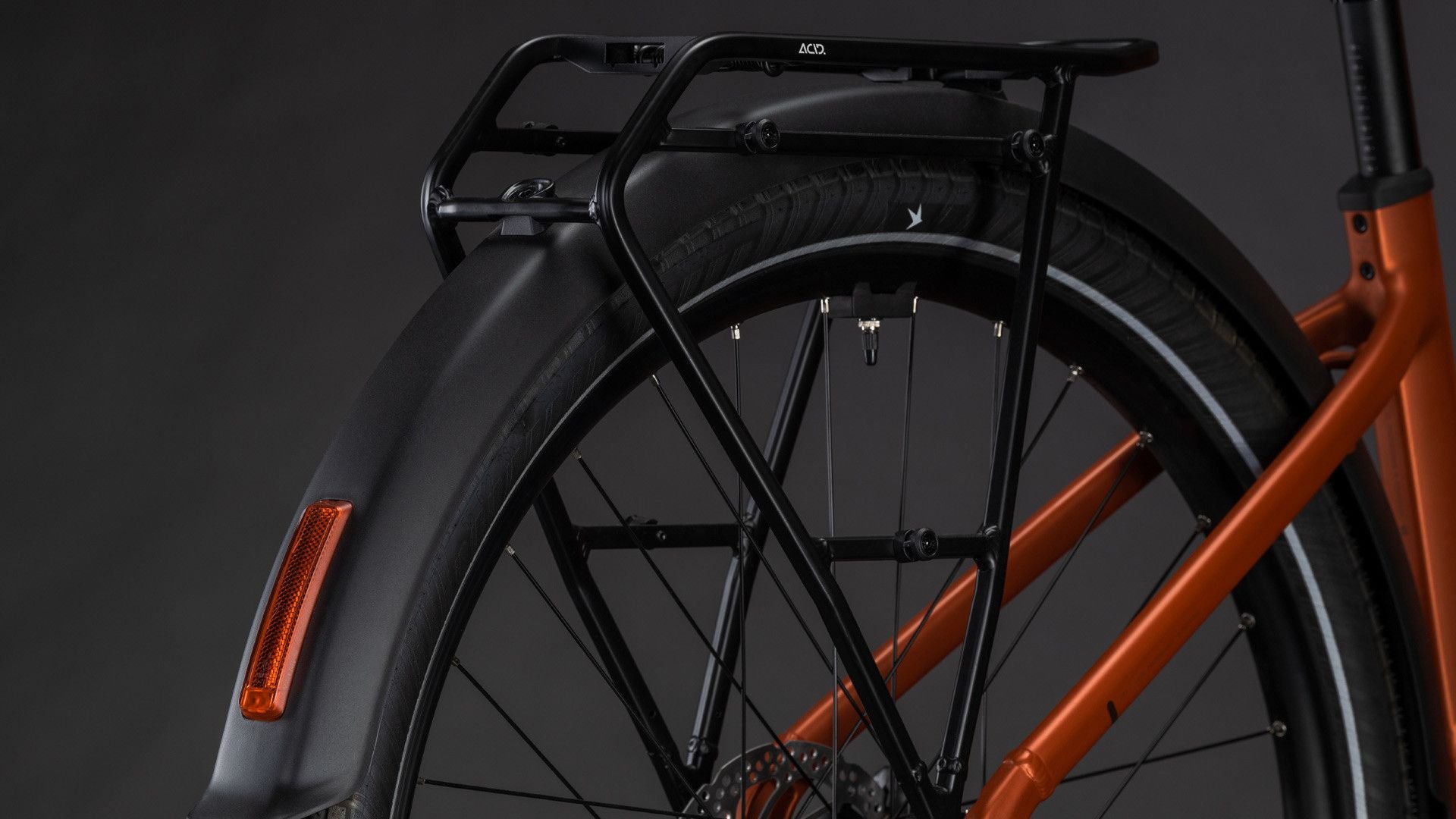 VTC Électrique Cube Touring Hybrid Comfort SLX 800 Easy Entry Shimano Nexus 5V Courroie 800 Wh 700 mm Rouge Orange Chilli 2026
