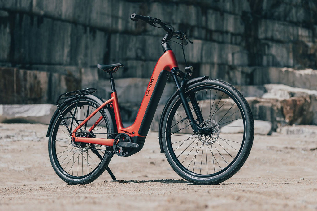 VTC Électrique Cube Touring Hybrid Comfort SLX 800 Easy Entry Shimano Nexus 5V Courroie 800 Wh 700 mm Rouge Orange Chilli 2026