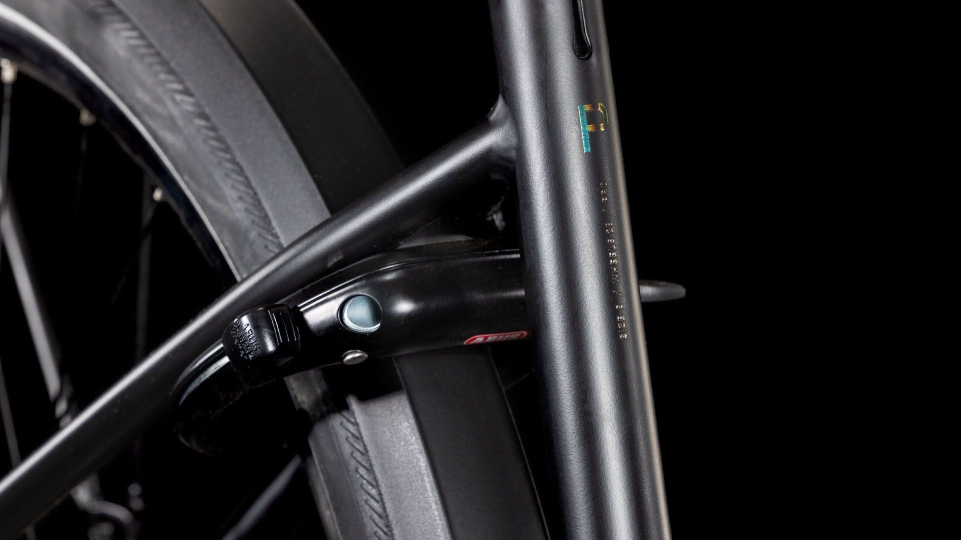 Vélo de Ville Électrique Cube Supreme Hybrid Pro 625 Easy Entry Shimano Cues 11V 625 Wh 700 mm Noir