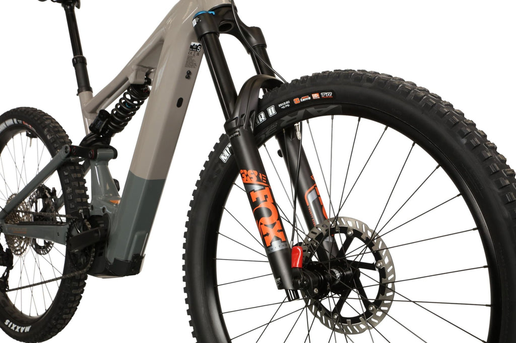 VTT Électrique Tout-Suspendu Focus SAM² 6.8 12V 750Wh Bosch 85 Nm 29'' Gris 2024