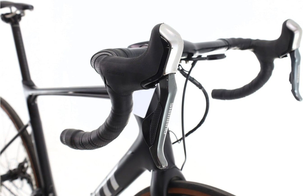 Produit reconditionné · Giant Defy Advanced Pro Di2 · Noir / Vélo de route | Très bon état