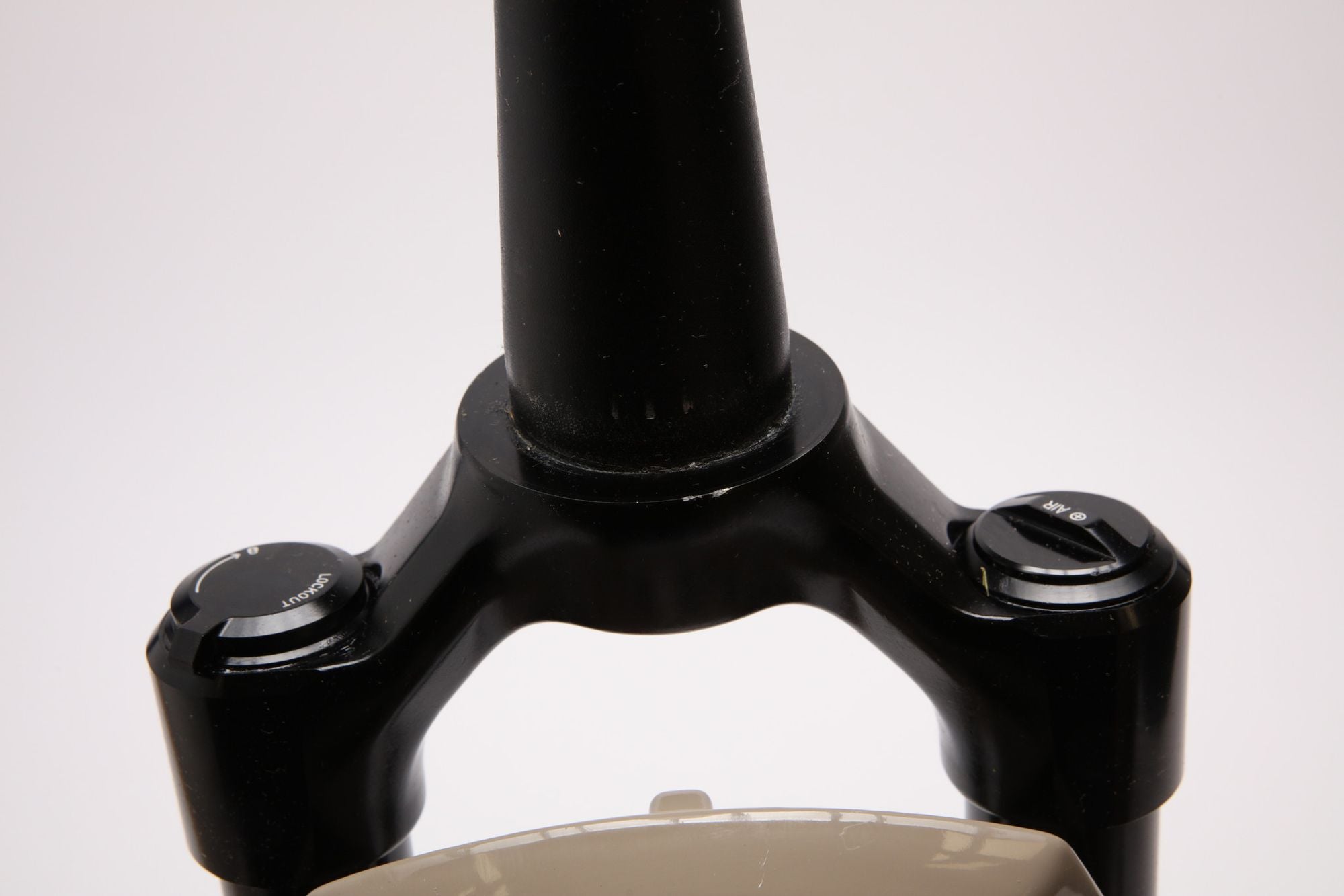 Fourche Rockshox Rudy Ultimate XPLR 700c | 12x100 mm | Offset 45 | Beige Kwiqsand | Débattement 30mm - Produit Reconditionné
