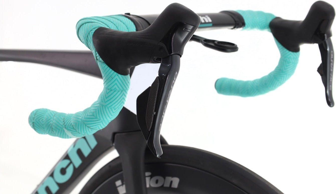 Produit reconditionné · Bianchi Specialissima Arkea Team Di2 12V · Noir / Vélo de route | Très bon état