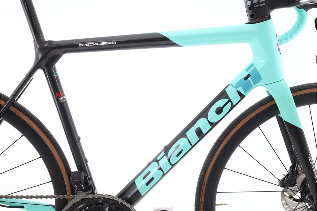 Produit reconditionné · Bianchi Specialissima Arkea Team Di2 12V · Noir / Vélo de route | Très bon état