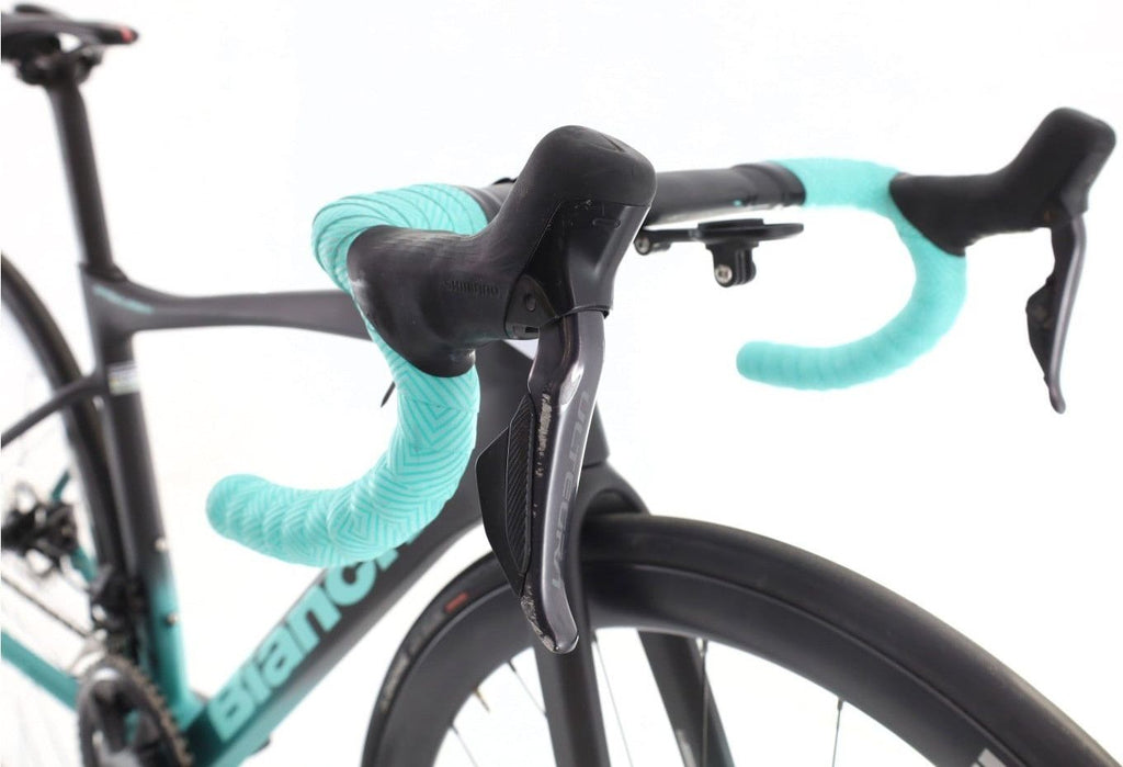 Produit reconditionné · Bianchi Specialissima Di2 12V · Noir / Vélo de route | Très bon état