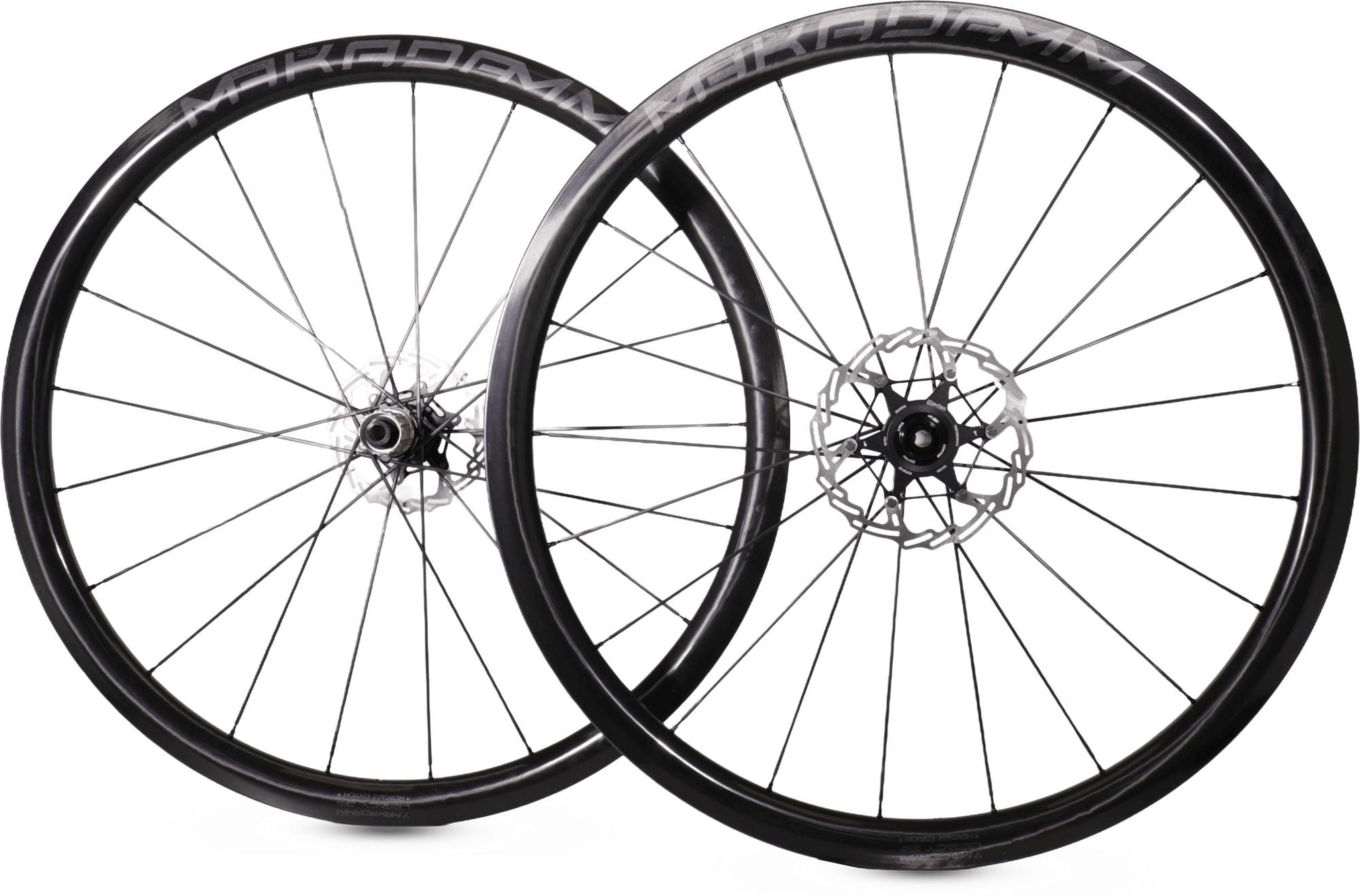 Paire de roues carbone route – MaKadamm legacy 35 disc héritage édition à pneus – 977 gr la paire – centerlock – axe 12x100 | 12x142