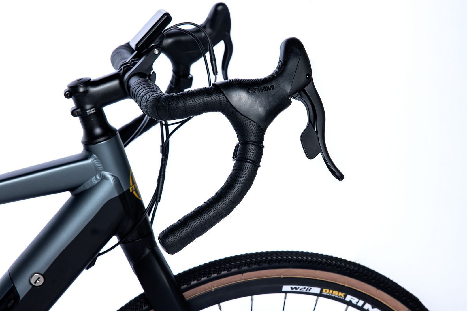 Produit Reconditionné- E-GRAVEL28PRO - SHIMANO 8V - Freins Disque TEKTRO - Autonomie 70km | Très bon état