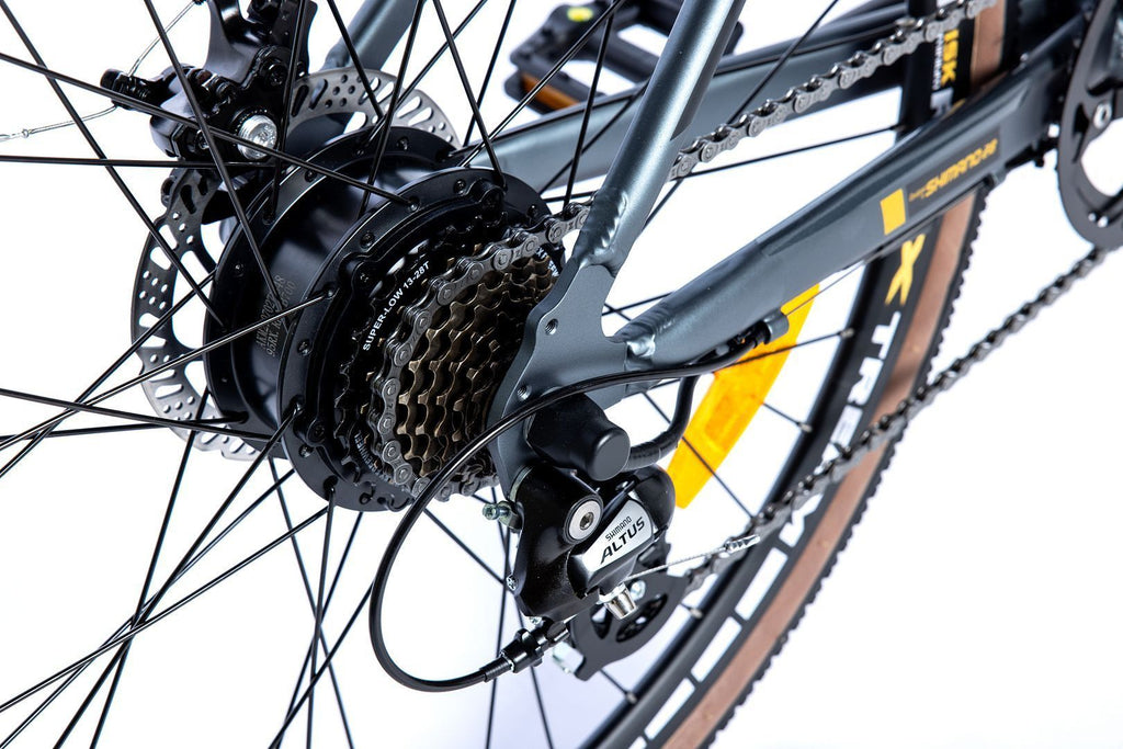 Produit Reconditionné- E-GRAVEL28PRO - SHIMANO 8V - Freins Disque TEKTRO - Autonomie 70km | Très bon état