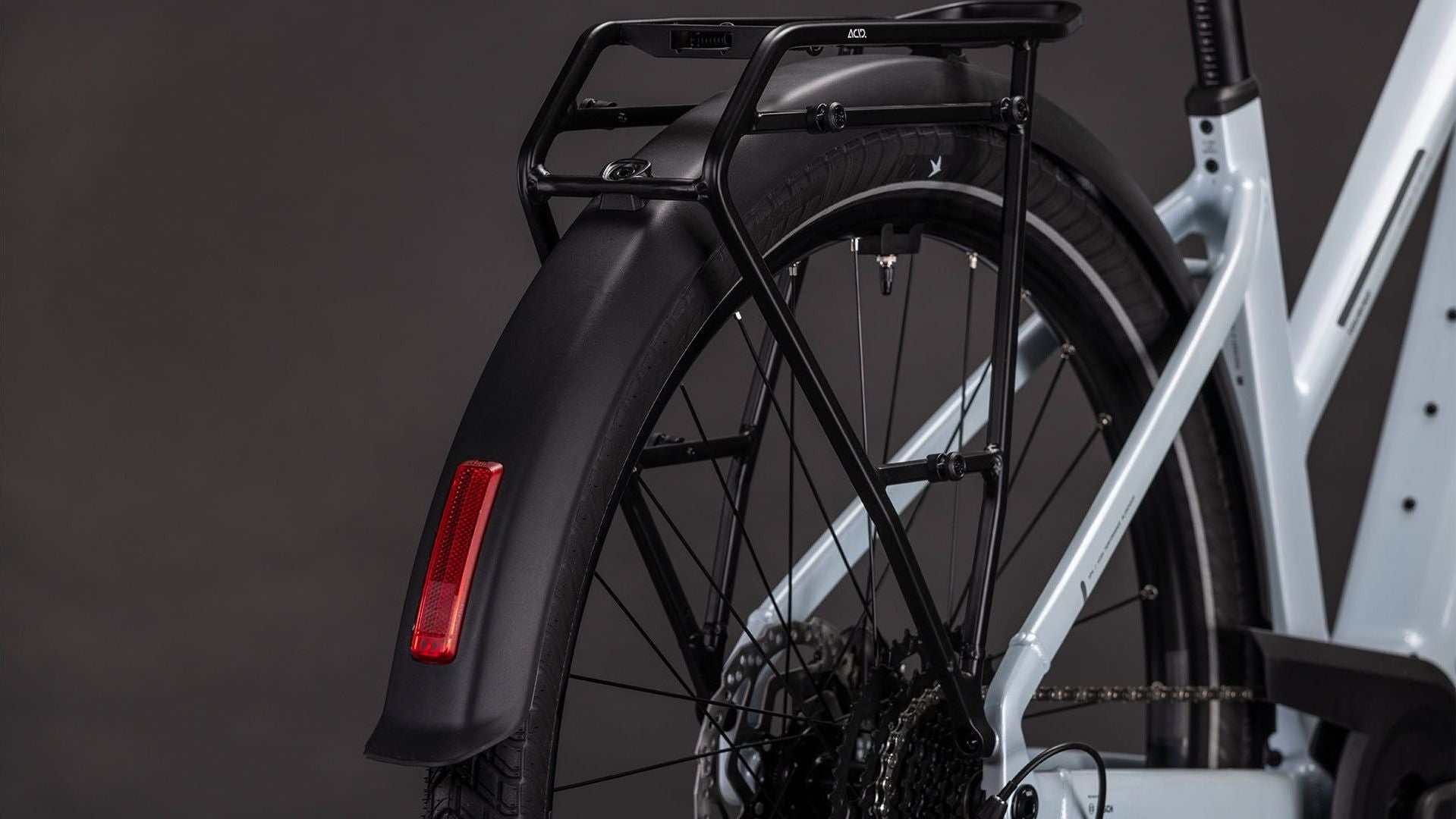 VTC Électrique Cube Touring Hybrid One 600 Trapeze Shimano Cues 9V 600 Wh 700 mm Bleu Glacier 2026