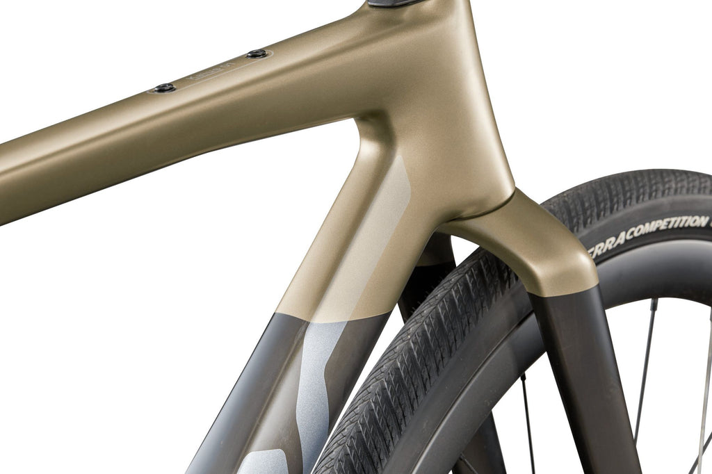 Vélo de Gravel BMC Kaius 01 Three Sram Rival AXS 13V 700 mm Or/Noir Carbone 2027