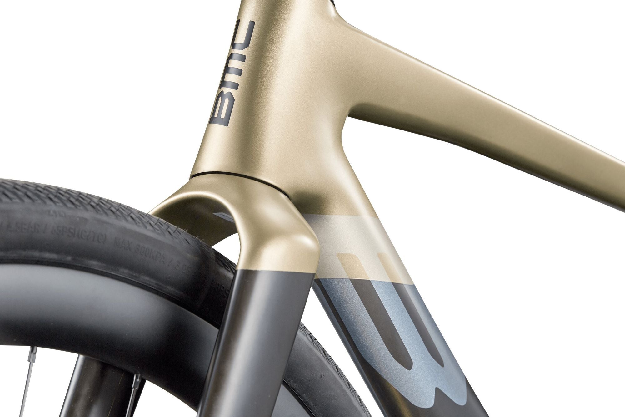 Vélo de Gravel BMC Kaius 01 Three Sram Rival AXS 13V 700 mm Or/Noir Carbone 2027