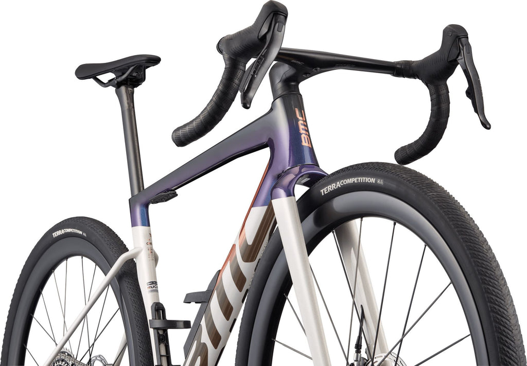 Vélo de Gravel BMC Kaius 01 One Sram Red AXS 13V 700 mm Blanc/Bleu Marine/Noir 2027
