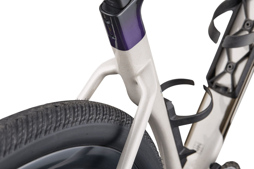 Vélo de Gravel BMC Kaius 01 One Sram Red AXS 13V 700 mm Blanc/Bleu Marine/Noir 2027