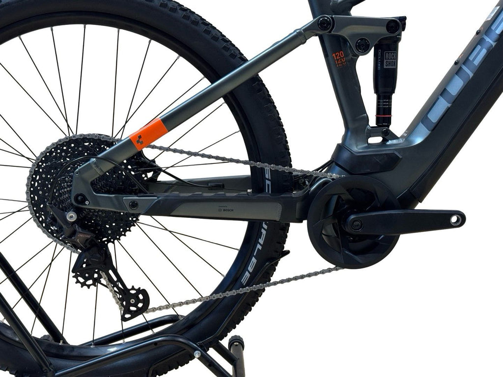 produit reconditionné . Cube Stereo Hybrid 120 Pro 625 Shimano Deore 2024 .  VTT électrique . Cube . très bon état