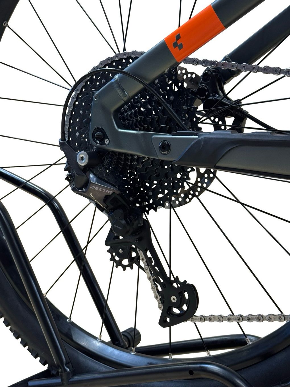 produit reconditionné . Cube Stereo Hybrid 120 Pro 625 Shimano Deore 2024 .  VTT électrique . Cube . très bon état