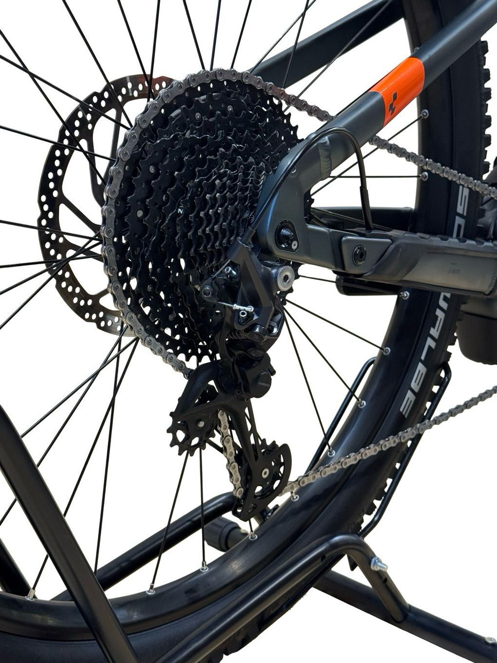 produit reconditionné . Cube Stereo Hybrid 120 Pro 625 Shimano Deore 2024 .  VTT électrique . Cube . très bon état