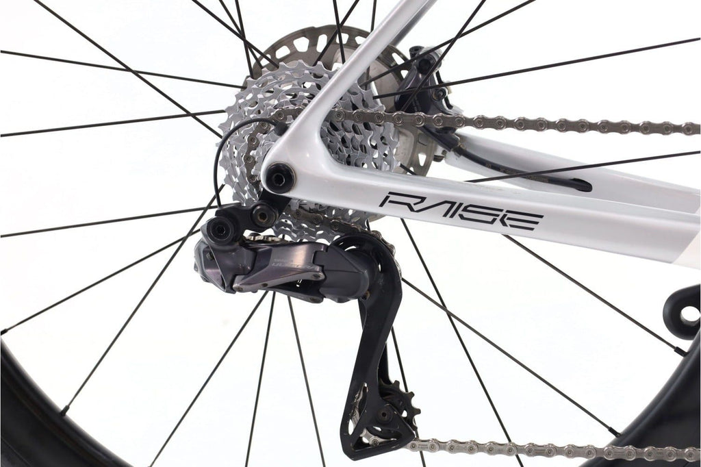 Produit reconditionné · Megamo Raise Di2 12V · Blanc / Vélo de route | Très bon état