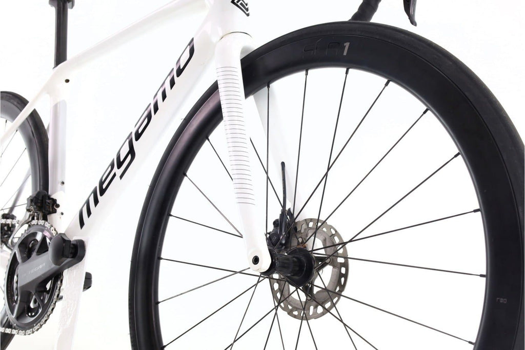 Produit reconditionné · Megamo Raise Di2 12V · Blanc / Vélo de route | Très bon état