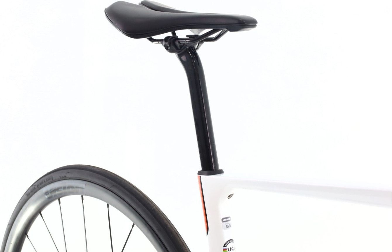 Produit reconditionné · Berria Belador Elite Di2 12V · Blanc / Vélo de route | Très bon état