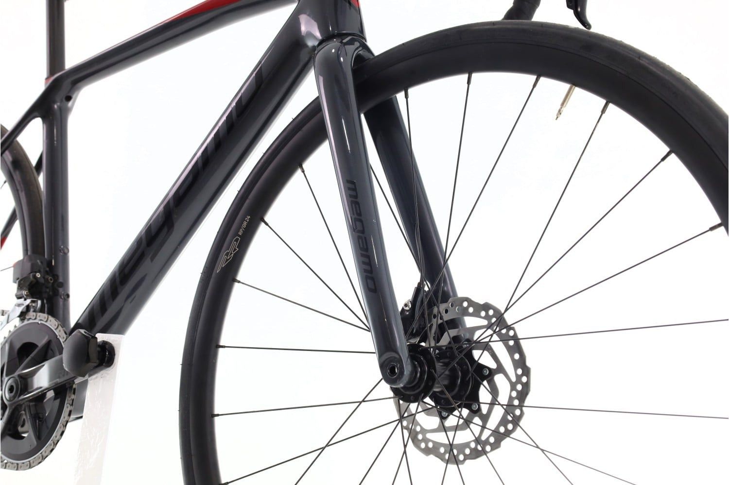 Produit reconditionné · Megamo Raise AXS 12V · Gris / Vélo de route | Très bon état