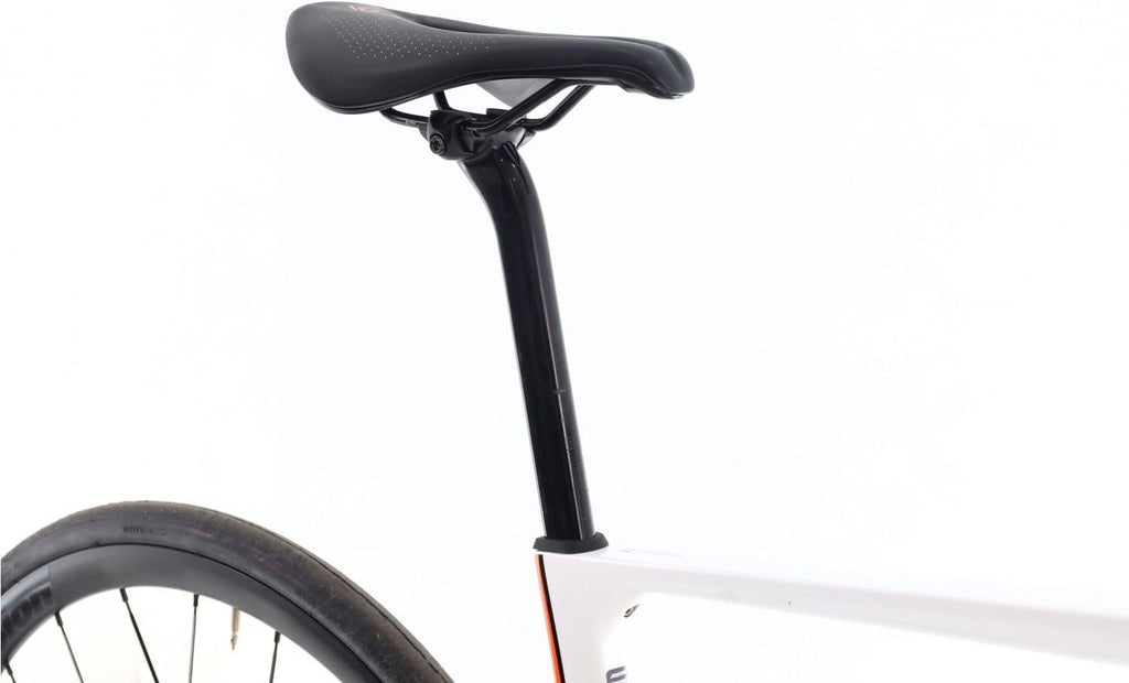 Produit reconditionné · Berria Belador Elite Di2 12V · Blanc / Vélo de route | Très bon état