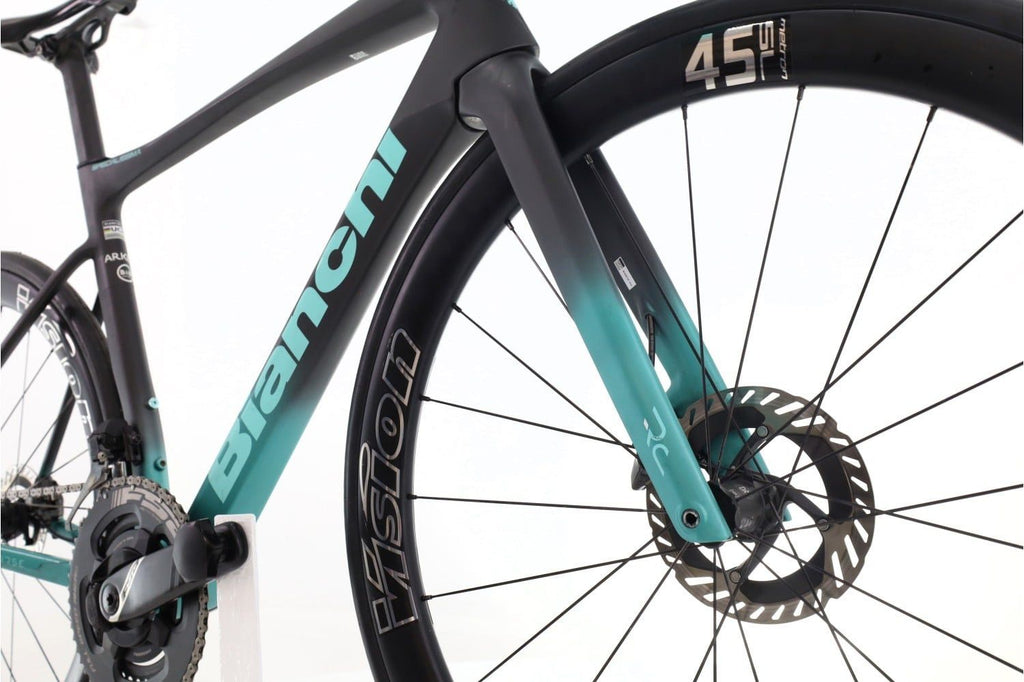 Produit reconditionné · Bianchi Specialissima RC Arkea Team Di2 12V · Gris / Vélo de route | Très bon état