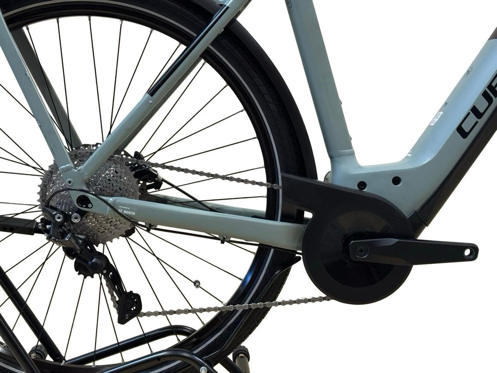 produit reconditionné . Cube Kathmandu Hybrid One 750 Shimano Deore 2024 . Vélo électrique . Cube . très bon état