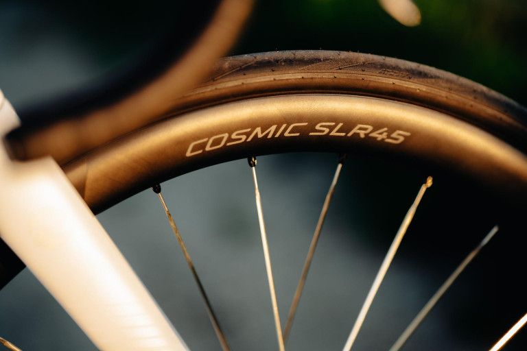 Paire de Roues Mavic Cosmic SLR 45 Disc 700mm | 12x100 - 12x142 mm | Centerlock | Argent