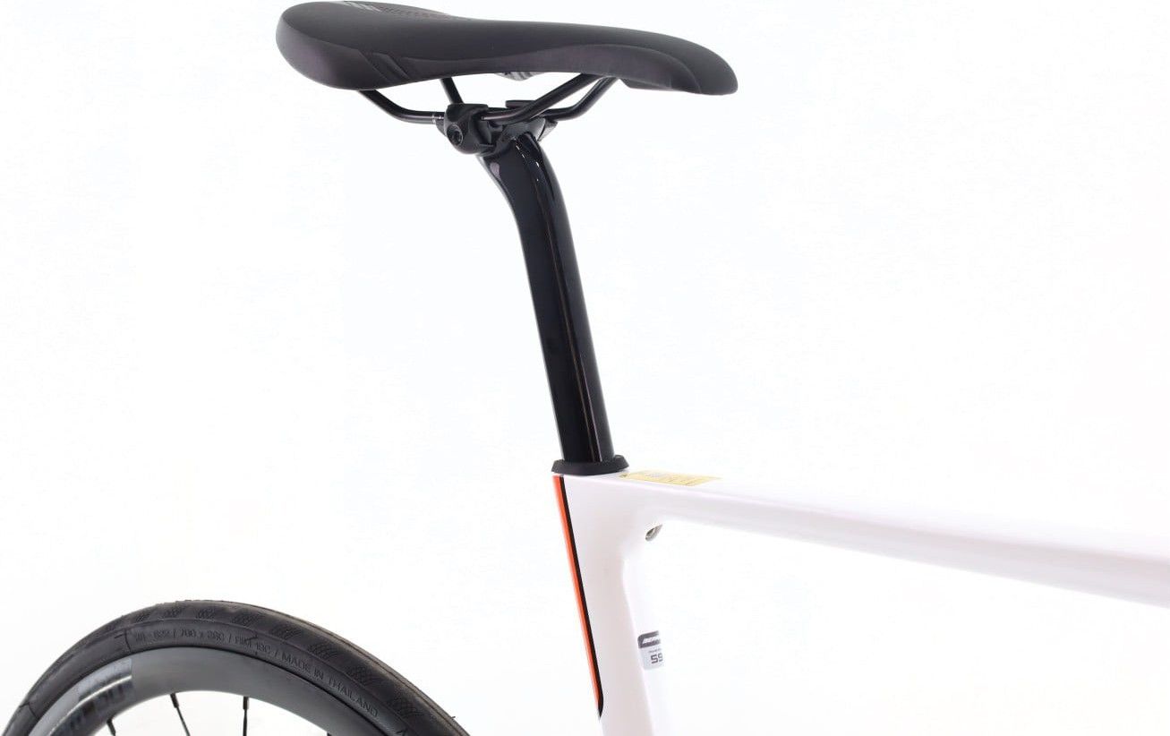 Produit reconditionné · Berria Belador Elite Di2 12V · Blanc / Vélo de route | Très bon état