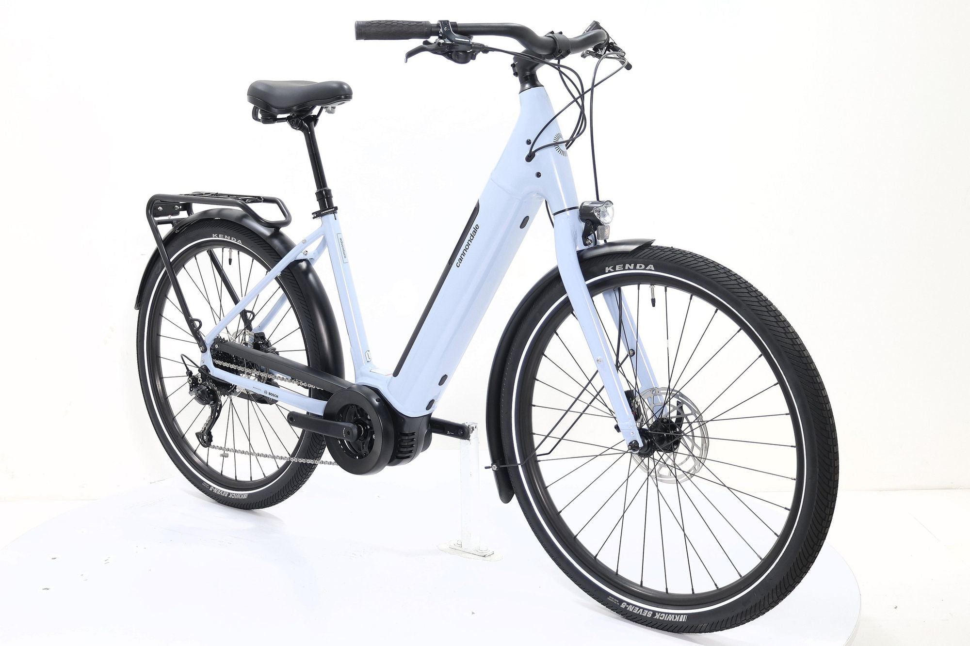Produit Reconditionné · Vélo de ville électrique CANNONDALE Adventure Neo 3.1 EQ 2024 · Très bon état