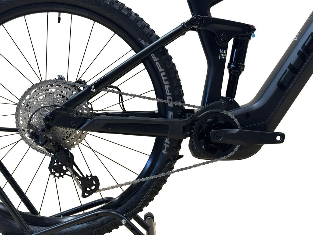 produit reconditionné . Cube Stereo Hybrid 140 HPC SLX 750 Shimano XT 2024 . VTT électrique . Cube . très bon état