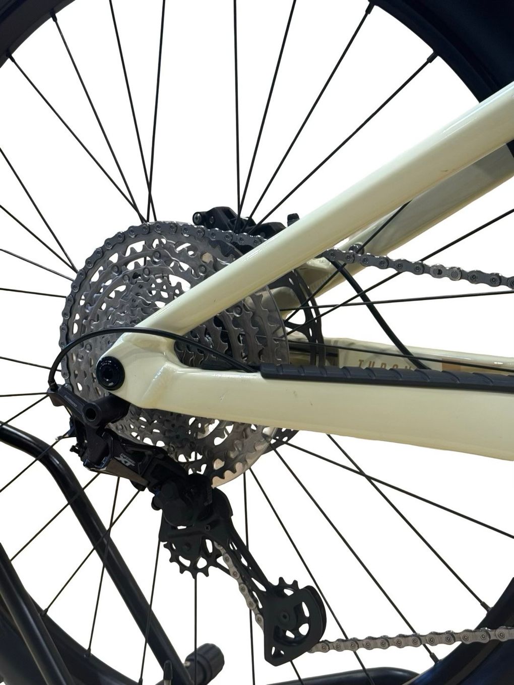 produit reconditionné . Focus Thron² 6.8 Shimano XT 2023 . VTT électrique .  Focus . très bon état
